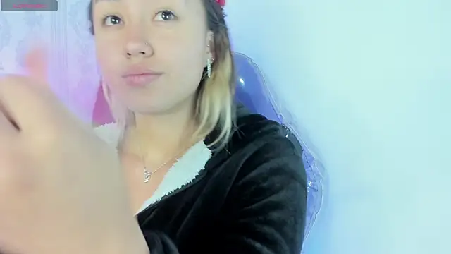 Snapshot of liaa_18 chatting on 10.17.25 liaa 18 online show from 10.17.25