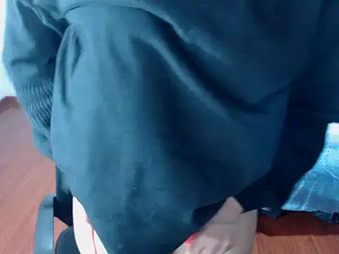 Snapshot of home_vlak chatting on 11.10.25 home vlak online show from 11.10.25