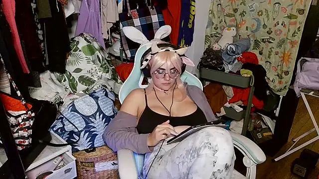 mochi rainbow online show from 01.14.25