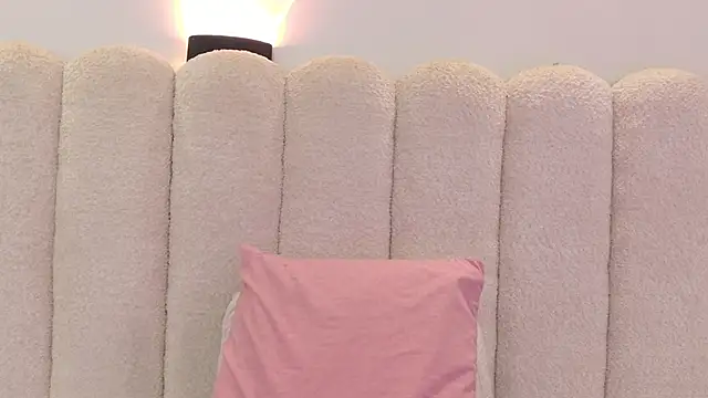 Snapshot of Juliabadlee chatting on 09.10.25 Juliabadlee online show from 09.10.25