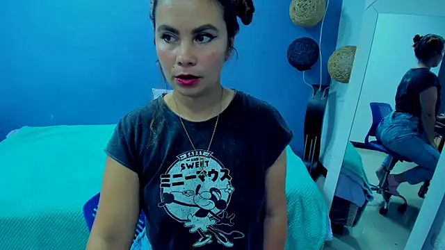 Snapshot of gigi_stephans chatting on 03.19.25 gigi stephans online show from 03.19.25