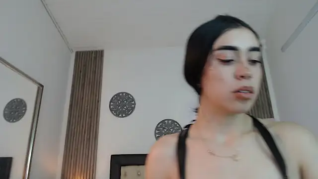 Julieta De Los Angeles online show from 12.29.24