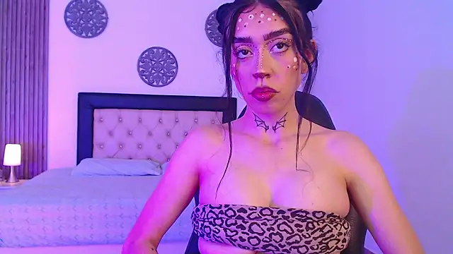 Julieta De Los Angeles online show from 12.19.25