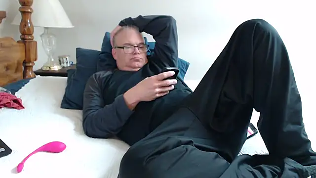 Snapshot of JaySloan chatting on 01.06.25 JaySloan online show from 01.06.25