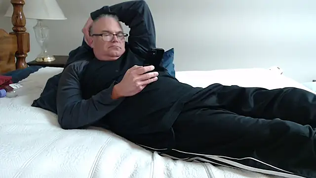 Snapshot of JaySloan chatting on 01.12.25 JaySloan online show from 01.12.25