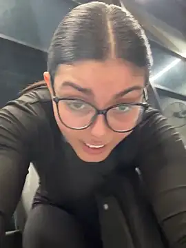 Snapshot of zui_lu chatting on 02.15.25 zui lu online show from 02.15.25