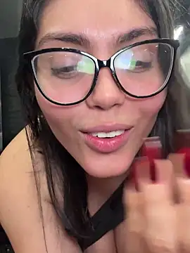 Snapshot of zui_lu chatting on 02.22.25 zui lu online show from 02.22.25