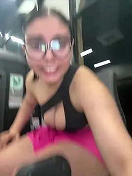 Snapshot of zui_lu chatting on 02.23.25 zui lu online show from 02.23.25