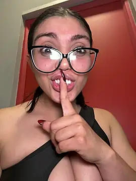 Snapshot of zui_lu chatting on 03.02.25 zui lu online show from 03.02.25