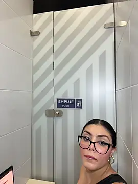 Snapshot of zui_lu chatting on 11.03.25 zui lu online show from 11.03.25