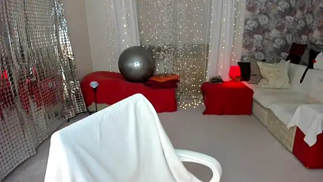 Snapshot of KarinaSweeety chatting on 10.07.25 KarinaSweeety online show from 10.07.25