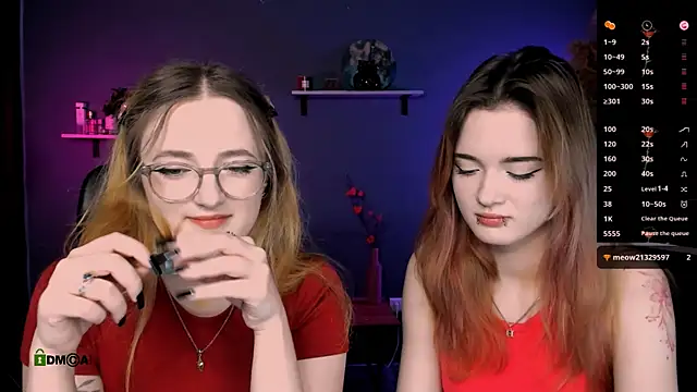 liana kisses online show from 10.15.25