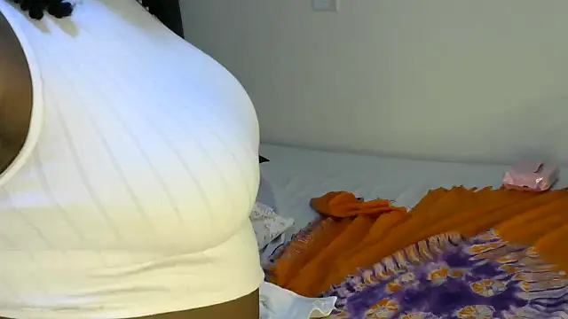 Snapshot of judy_the_booty chatting on 04.02.26 judy the booty online show from 04.02.26