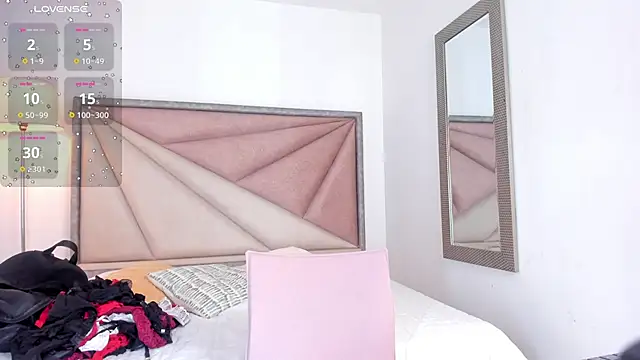 BarbaraKnox  online show from 09.13.25