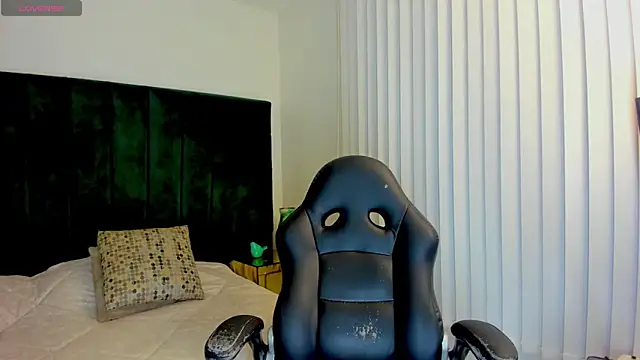 BarbaraKnox  online show from 02.25.26