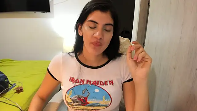 misstoya online show from 10.25.25