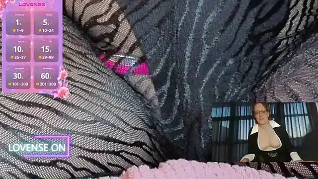 PernillaGirl online show from 09.28.25