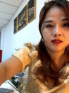 Efangfang online show from 11.05.25