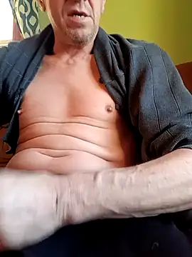 Snapshot of Bigloggz chatting on 02.15.26 Bigloggz online show from 02.15.26