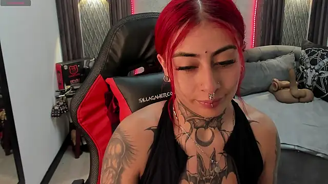 selene red  online show from 02.03.25