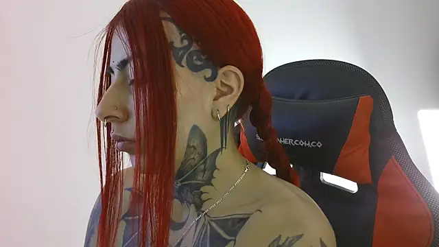 Snapshot of selene_red_ chatting on 07.06.26 selene red online show from 07.06.26