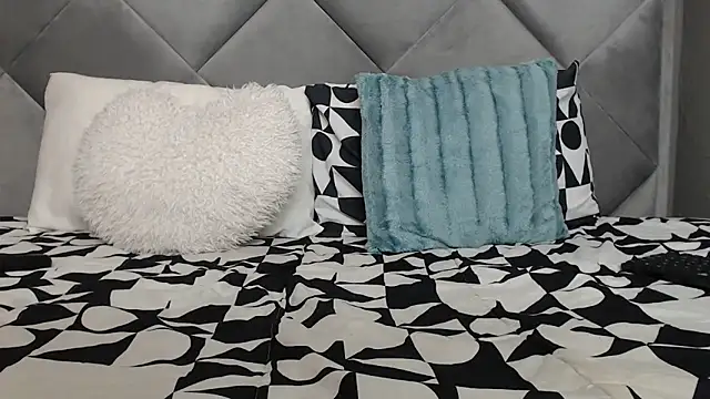 Snapshot of LOYAL_SASHA chatting on 03.13.25 LOYAL SASHA online show from 03.13.25