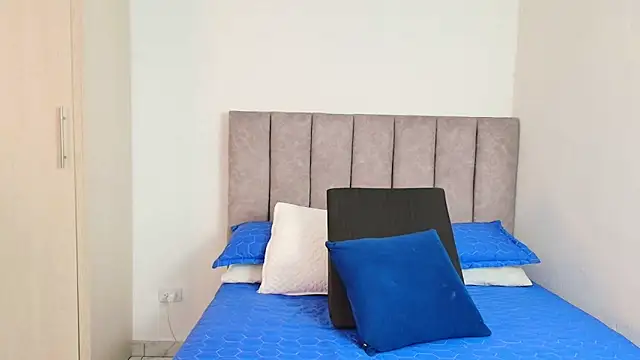 Snapshot of karina_lewis_ chatting on 01.15.25 karina lewis online show from 01.15.25