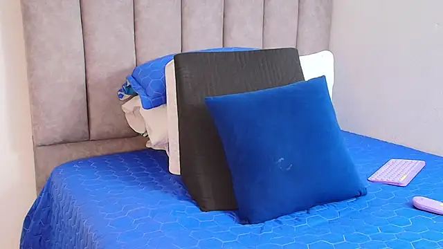 Snapshot of karina_lewis_ chatting on 01.21.25 karina lewis online show from 01.21.25