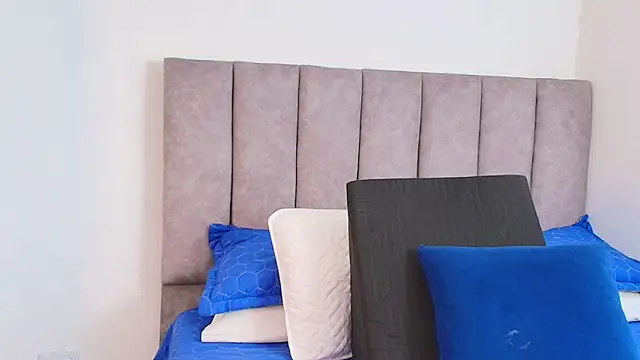 Snapshot of karina_lewis_ chatting on 01.25.25 karina lewis online show from 01.25.25