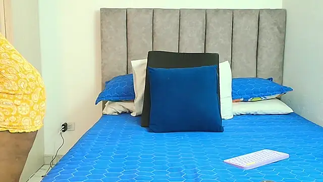 Snapshot of karina_lewis_ chatting on 09.09.25 karina lewis online show from 09.09.25