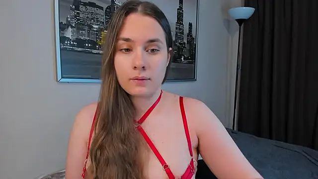 Snapshot of LunaWines chatting on 12.06.24 LunaWines online show from 12.06.24