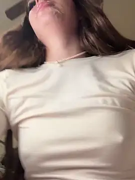 18petitewhitegirl online show from 12.20.24