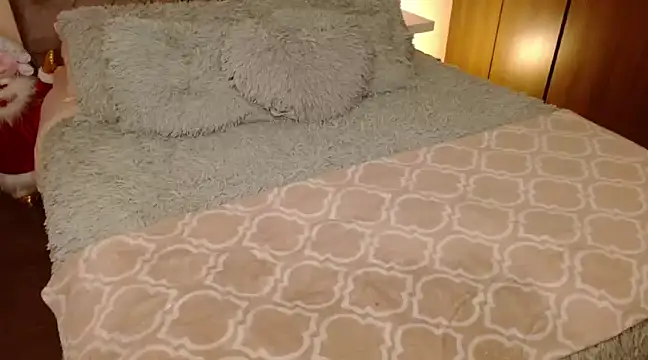 Roussmariehenao online show from 12.29.24