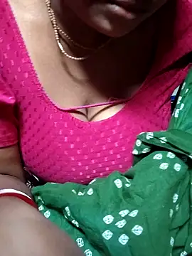 Snapshot of DARK_WINE_ chatting on 11.24.25 DARK WINE online show from 11.24.25