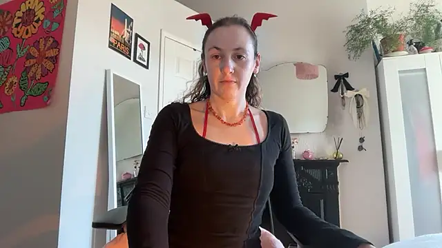 Littlelolo60 online show from 11.21.25