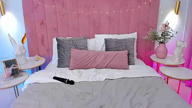 Snapshot of AprilWong chatting on 01.25.25 AprilWong online show from 01.25.25