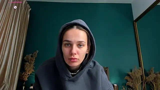 Snapshot of AprilWong chatting on 02.12.25 AprilWong online show from 02.12.25