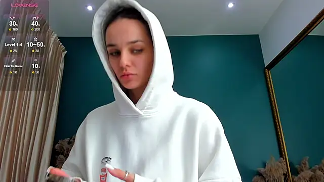 Snapshot of AprilWong chatting on 02.21.25 AprilWong online show from 02.21.25