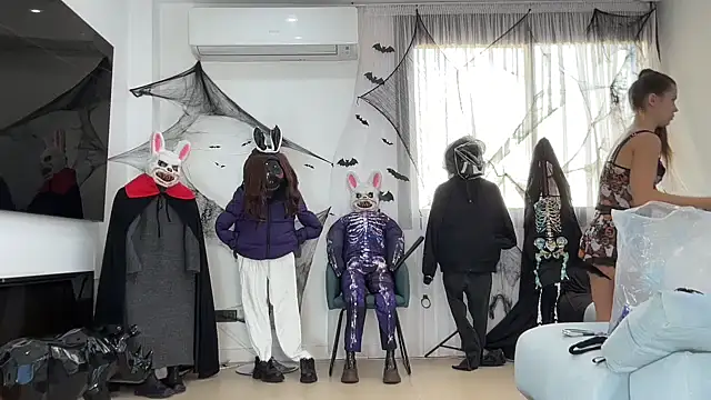 Snapshot of Mika_Miller chatting on 10.31.25 Mika Miller online show from 10.31.25