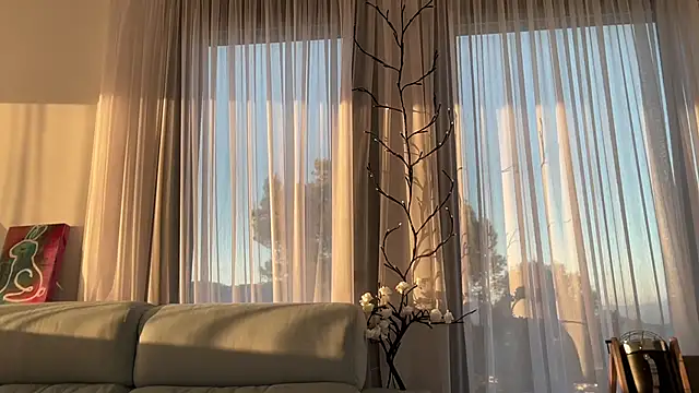 Snapshot of Mika_Miller chatting on 11.18.25 Mika Miller online show from 11.18.25