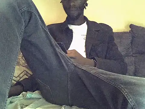 Snapshot of Delicious-D chatting on 02.22.25 Delicious-D online show from 02.22.25