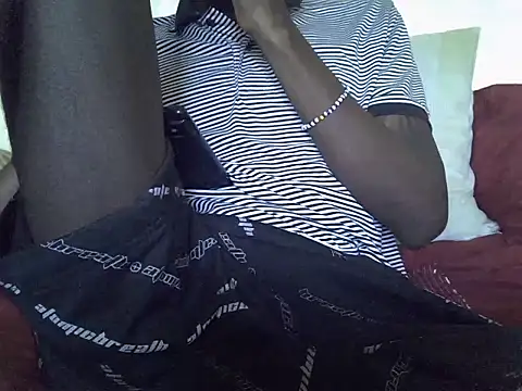 Snapshot of Delicious-D chatting on 02.25.25 Delicious-D online show from 02.25.25