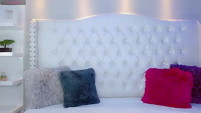 AlanaBekeer online show from 01.18.25