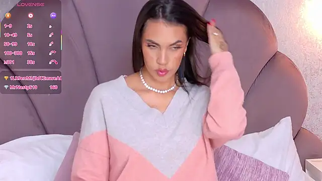 Snapshot of Camille_Torres chatting on 11.12.25 Camille Torres online show from 11.12.25