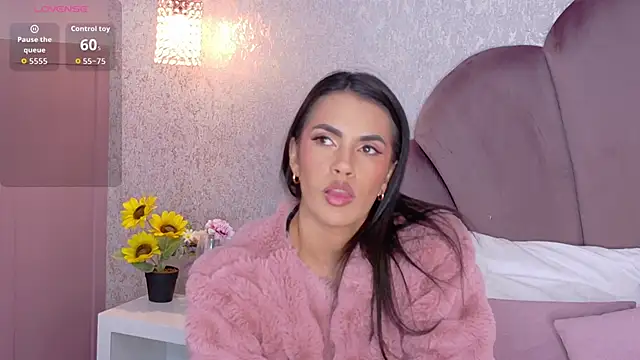 Snapshot of Camille_Torres chatting on 11.13.25 Camille Torres online show from 11.13.25