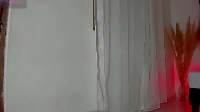 Scarlett 811 online show from 12.20.25