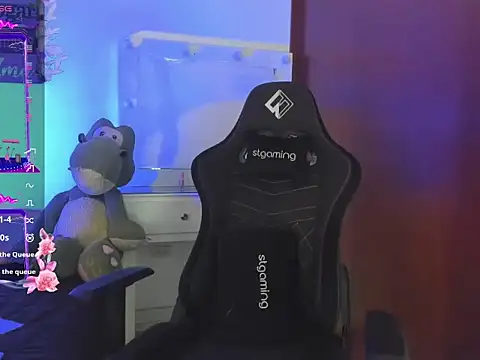 maika28 online show from 04.15.26