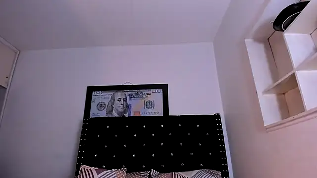 valerie luxe  online show from 04.21.26