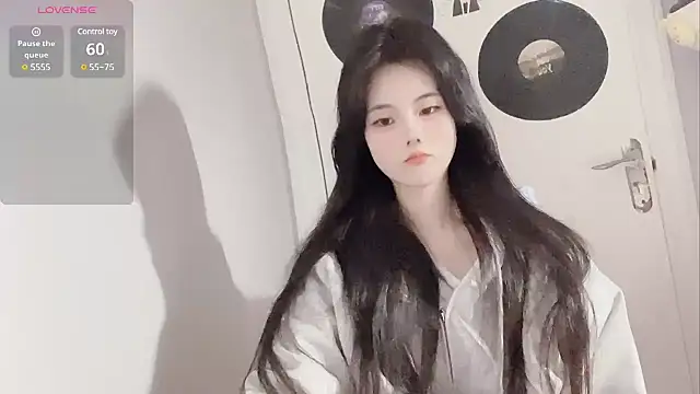 Qedgjwyz1 online show from 02.19.25