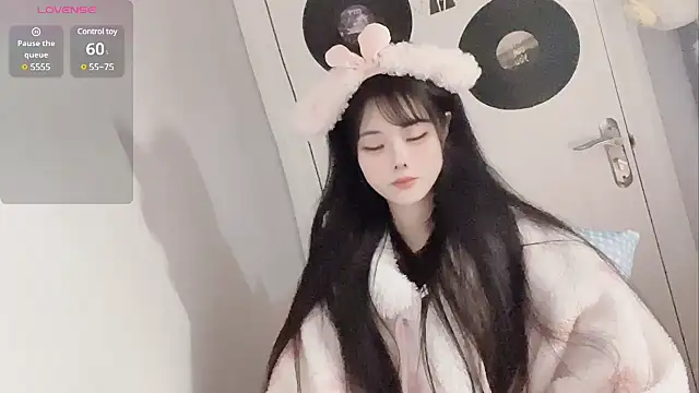 Qedgjwyz1 online show from 02.22.25